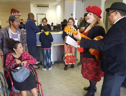 AACD recebe serenata romântica no Dia dos Namorados