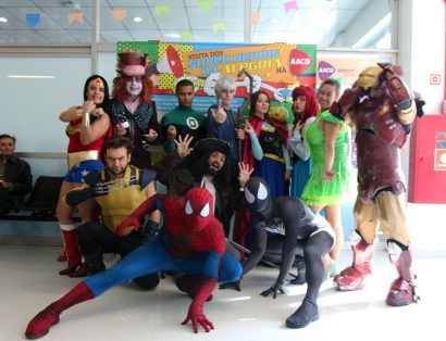 Super-heróis da Alegria visitam a AACD