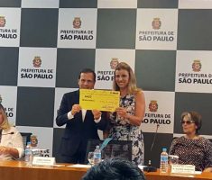 AACD recebe doação do prefeito de São Paulo
