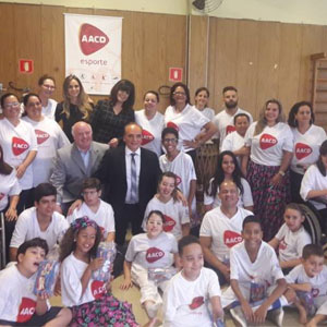 Visita de Páscoa no Lar Escola