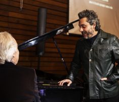 Jantar beneficente marca lançamento de longa sobre João Carlos Martins
