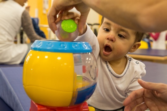 Pacientes durante sessões da fisioterapia infantil - 3