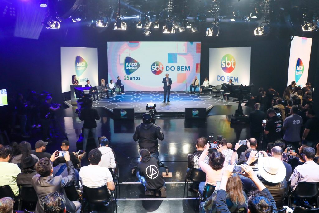 Coletiva Artística - Teleton: Palco