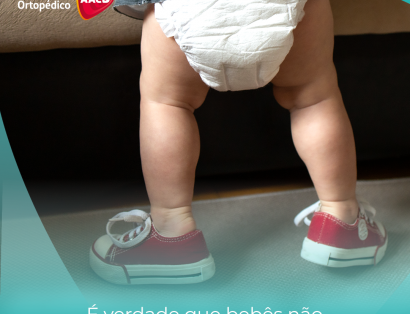 É verdade que bebês não devem usar sapatos?