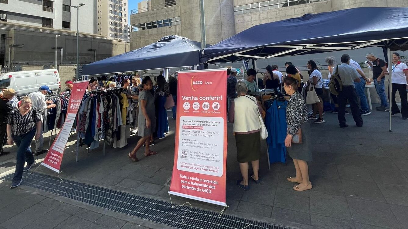 Bazar Itinerante da AACD no Metrô Santa Cruz de São Paulo