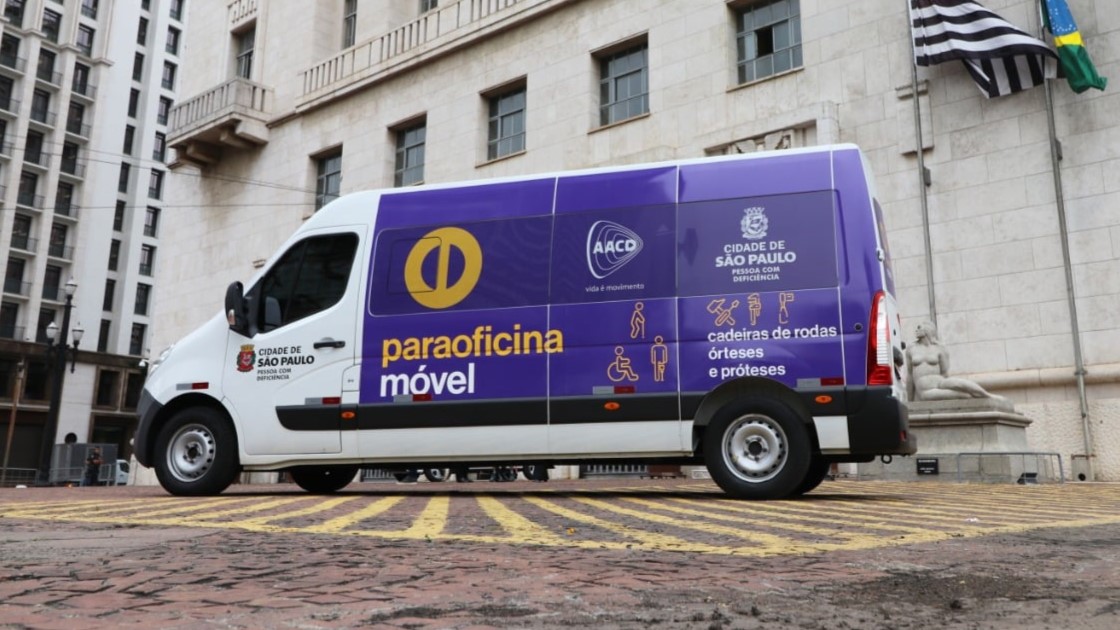 A Paraoficina Móvel é uma parceria entre a AACD e a Prefeitura de São Paulo