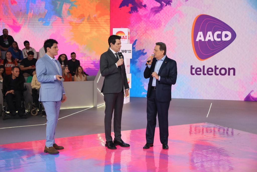 Valdesir Galvan, CEO da AACD, com Cleso Portiolli e Cesar Filho no encerramento do Teleton 2024