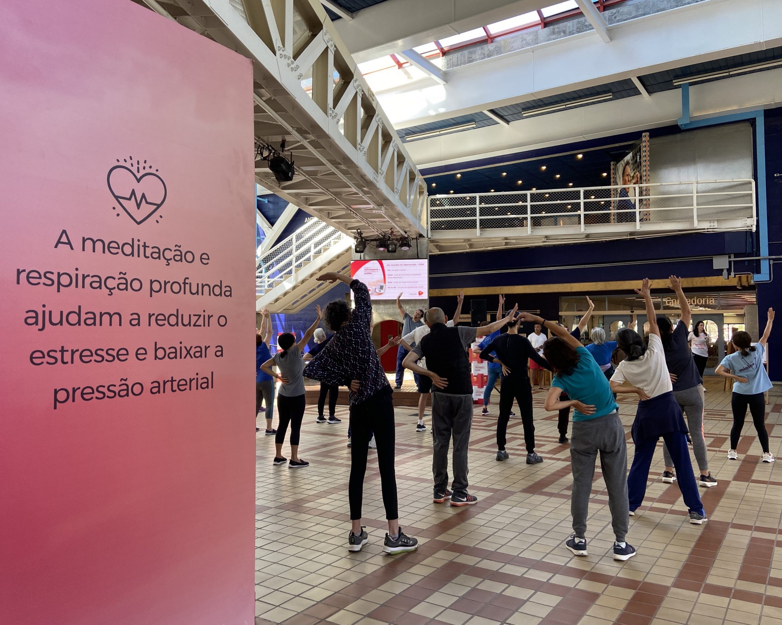 A hipertensão atinge cerca de 28% da população brasileira, de acordo com o Ministério da Saúde, sendo uma das principais causas do AVC.