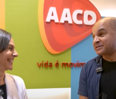 Renato José, apresentador do Oportunidades Especiais - projeto voltado para pessoa com deficiência - visita a AACD