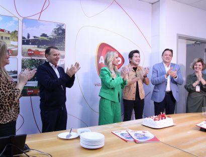 Eliana e Daniel cantam parabéns no aniversário de 75 anos da AACD