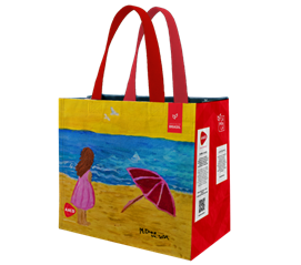 Ecobag com arte feita por Maria da Conceição, paciente da AACD, esá disponível nos bazares da instituição.