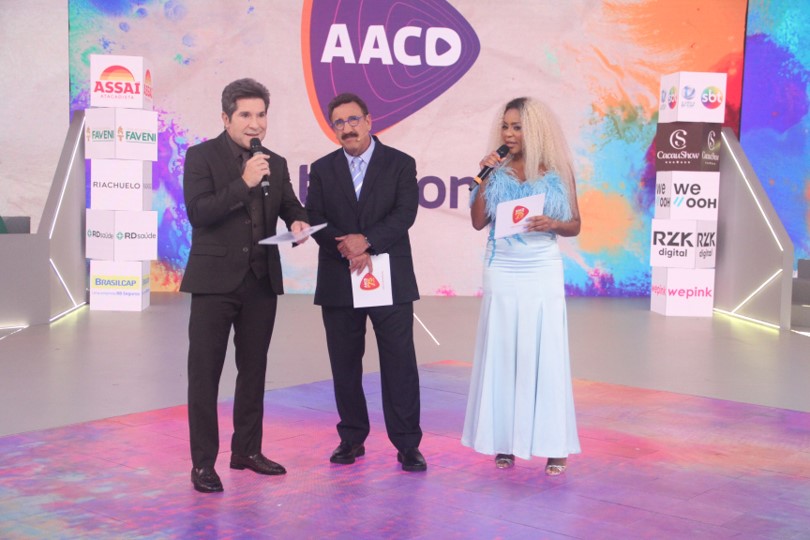 Daniel, padrinho do Teleton, no palco da edição de 2025, relembra a primeira edição da maratona televisiva, que começou em 1998