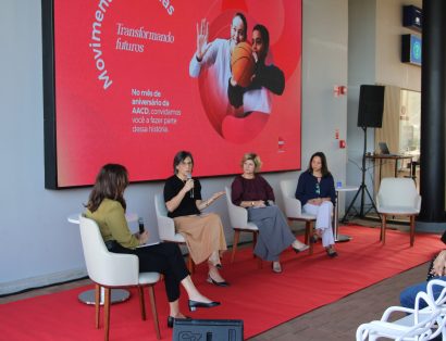 Profissionais da AACD durante painel de conversas